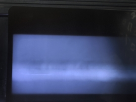 大神們，底片根部熔合線位置白色影像是什么？